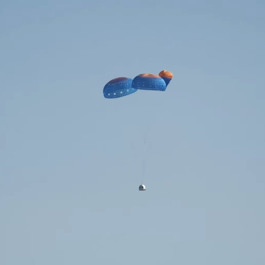 [Image: GOFeueqW8AAKNkt?format=jpg&name=900x900]