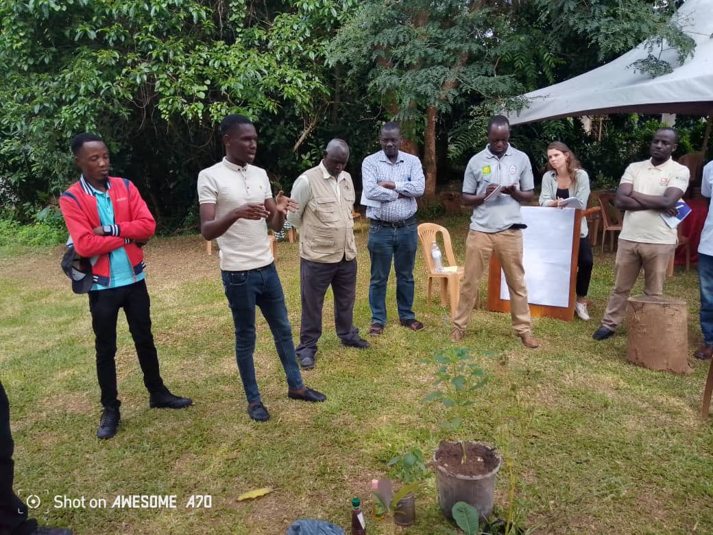 rucidug's tweet image. Todays recap about yesterdays training .at rucid .TOTs sharing what they learnt while the trainer demonstrates