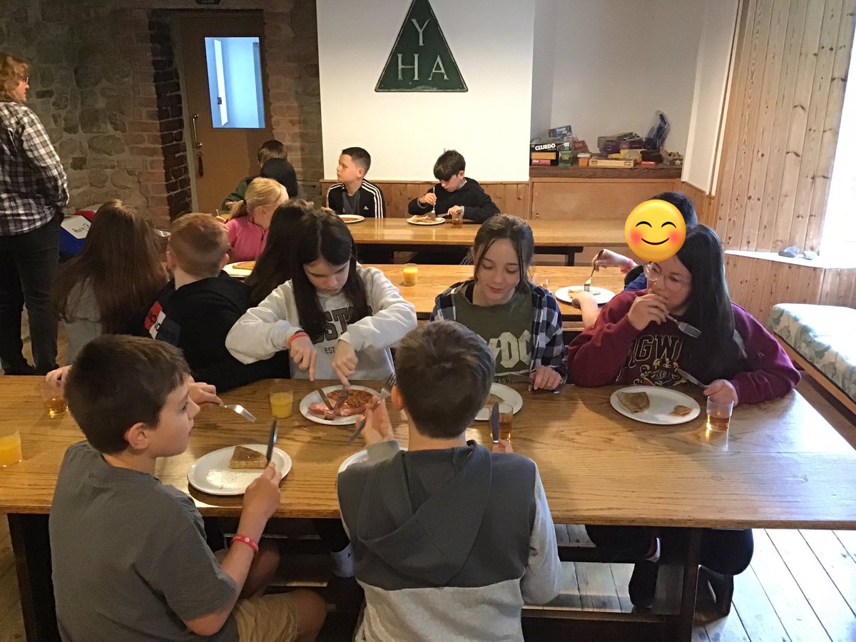 Year 6 are S tarting the morning the right way with a full English breakfast 🥞🥓🥞🍳 .. Ready for the busy day ahead 🏌🏻‍♂️