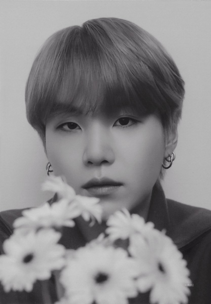 amabile_suga's tweet photo. [SCAN]
MONOCHROME
Mini Photo Card (1)
모노크롬 미니포토카드
#SUGA #AgustD
#슈가 #어거스트디
#윤기 #yoongi https://t.co/Vazx8GzcT2