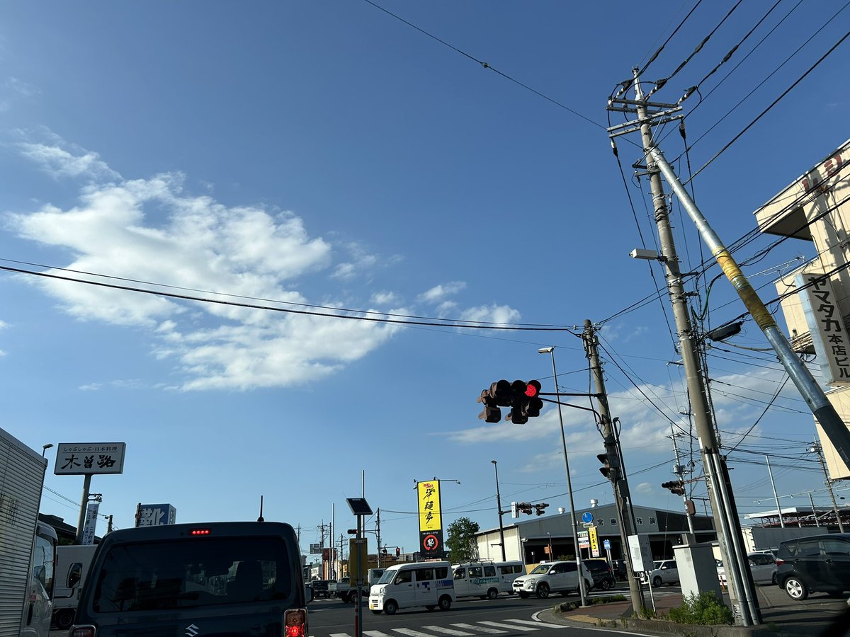 eynet_endo's tweet photo. 現在、外回り中。

お客様と対面でお話しすることで、詳細な課題をヒアリングできる。
また、何気ない雑談の中からお仕事につながることもある。

対面での打ち合わせ、
これからも大切にしていきたいと思います。 https://t.co/lHxvg6sEqZ