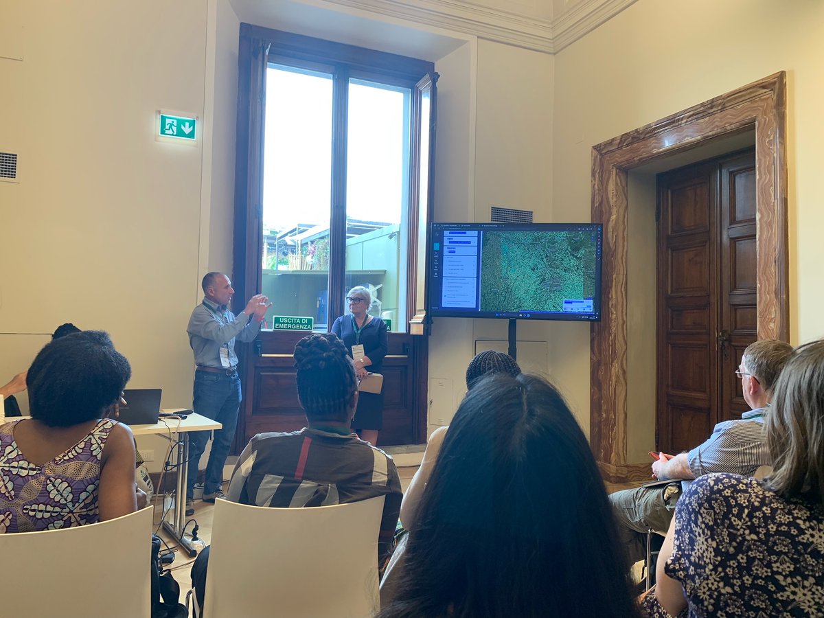 Last day in #Florence for the @IRC_ORCaSa team! During the @IUSS_ORG centennial, they presented the project and their work. In addition, they officially launched the #Impact4Soil knowledge platform 🚀💻 Click here to explore the tool 👉 impact4soil.com