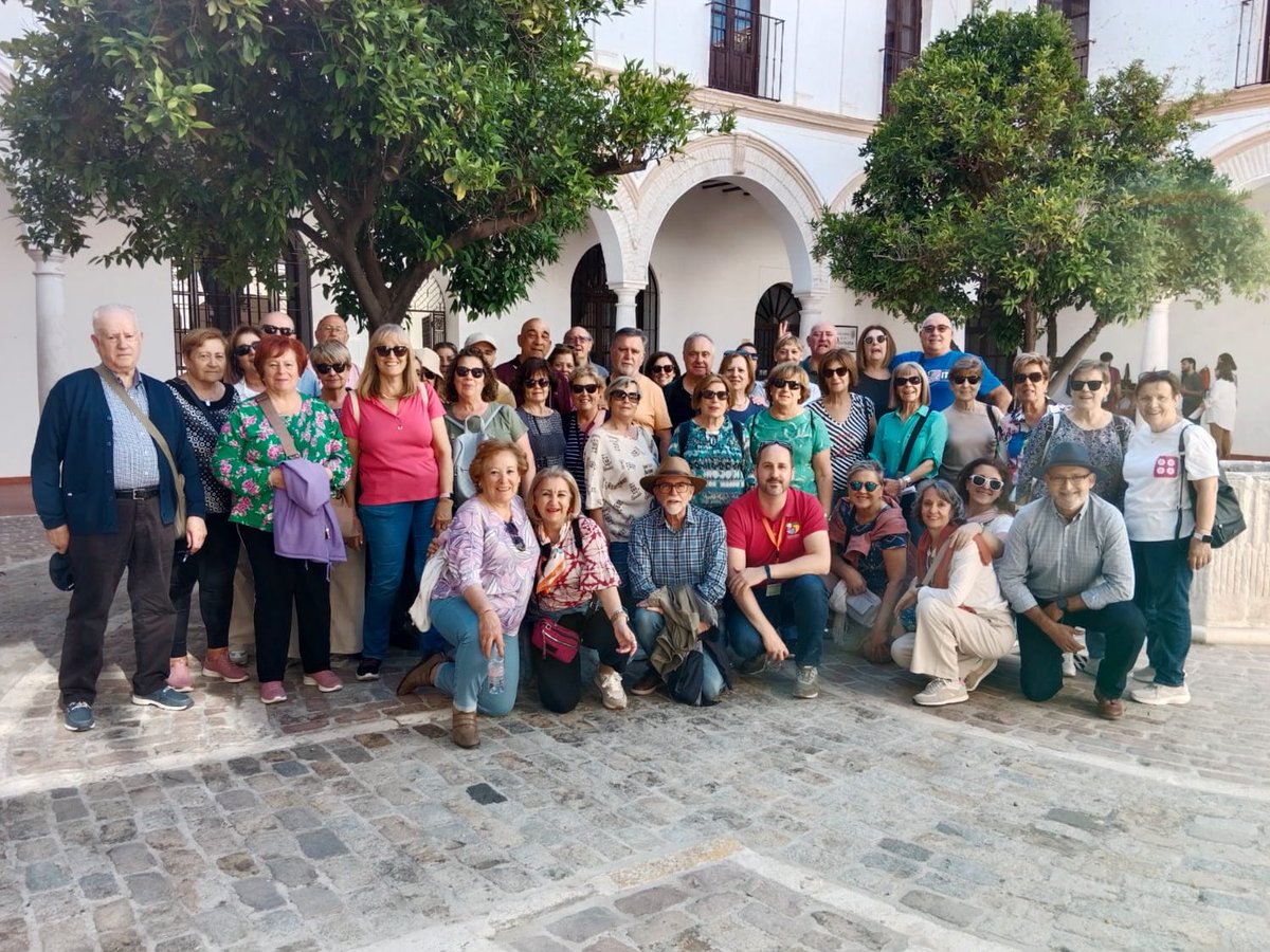 Ayer recibimos la visita de un grupo de madrileños llegados a #PuenteGenil a través de @GardenViajes  de @nautaliaviajes para visitar el casco antiguo y el museo local🏛️acompañados por un guía oficial🚩de @CiudadesMedias 😍👏 ¡Gracias una vez más por elegirnos! @VisitPteGenil