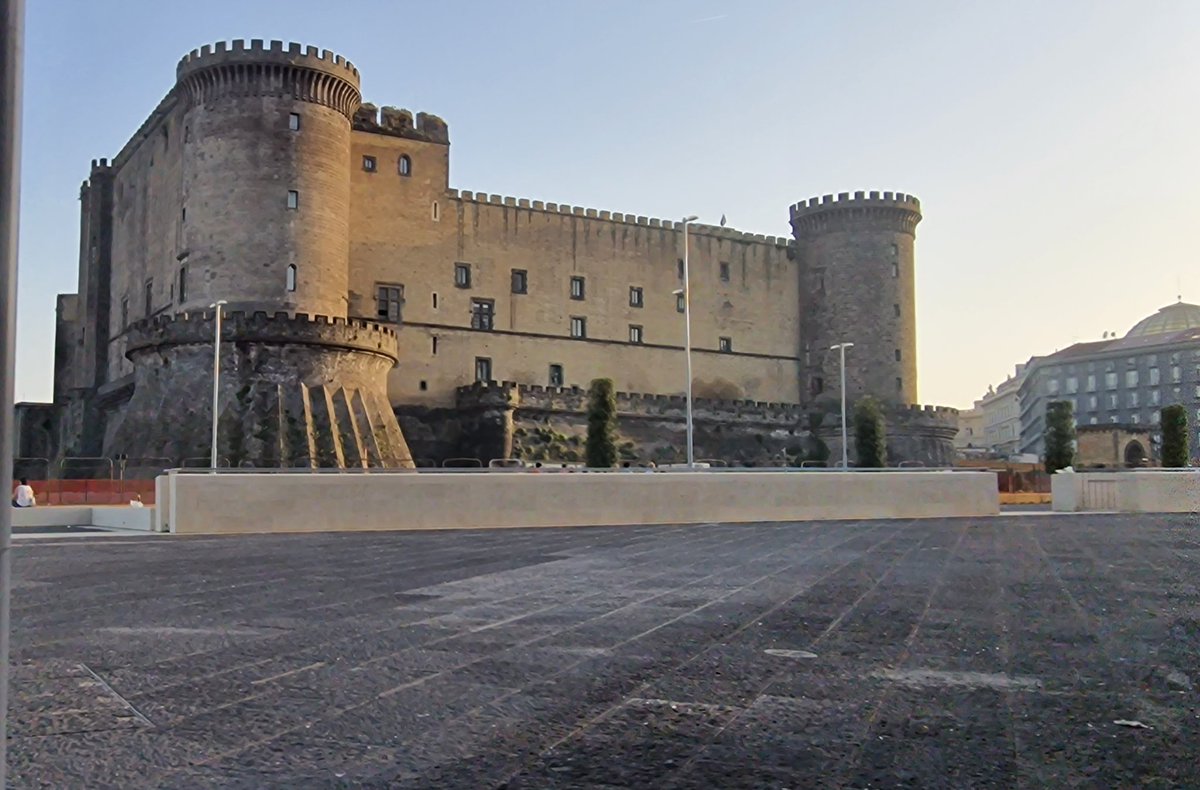 ... E niente... La mia Napoli è ancora lì e vi saluta tutti! #salutameassoreta #terremoto