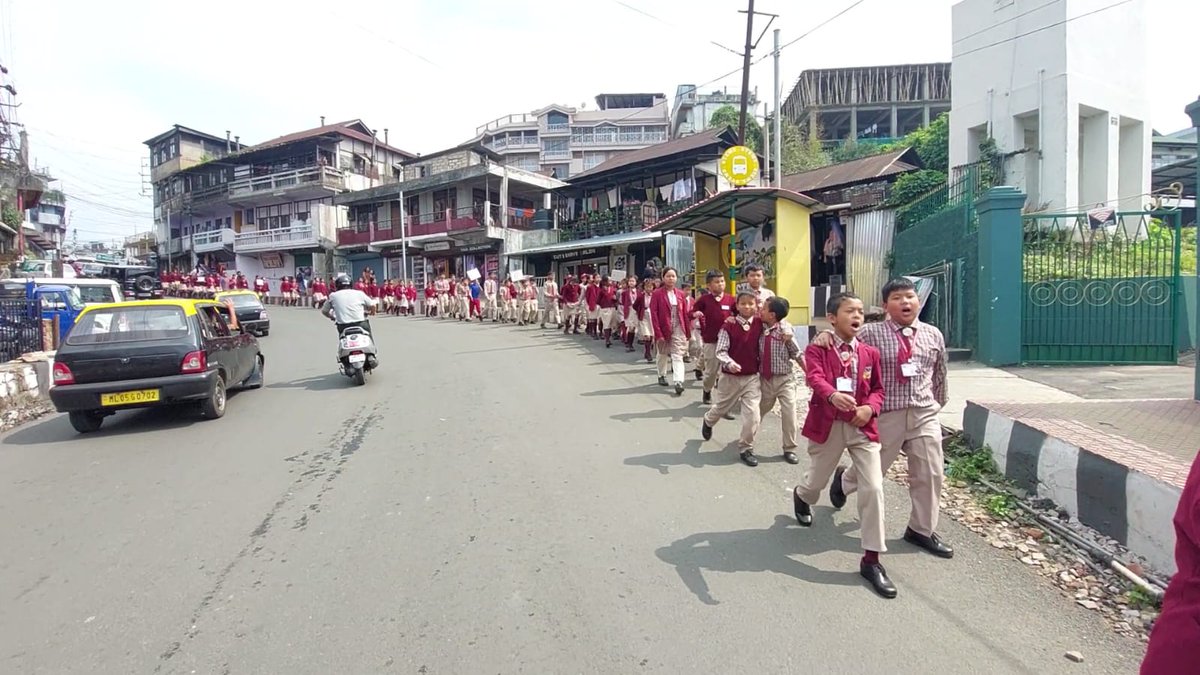 Students driving home the point on the harmful effects of tobacco. #NoTobacco #northeastindia #shillong #schools #students #meghalaya #SSA @WHO @MoHFW_INDIA @SamagraShiksha @CMO_Meghalaya @mansukhmandviya @airnews_shi @MeghalayaPolice @ShillongTimes