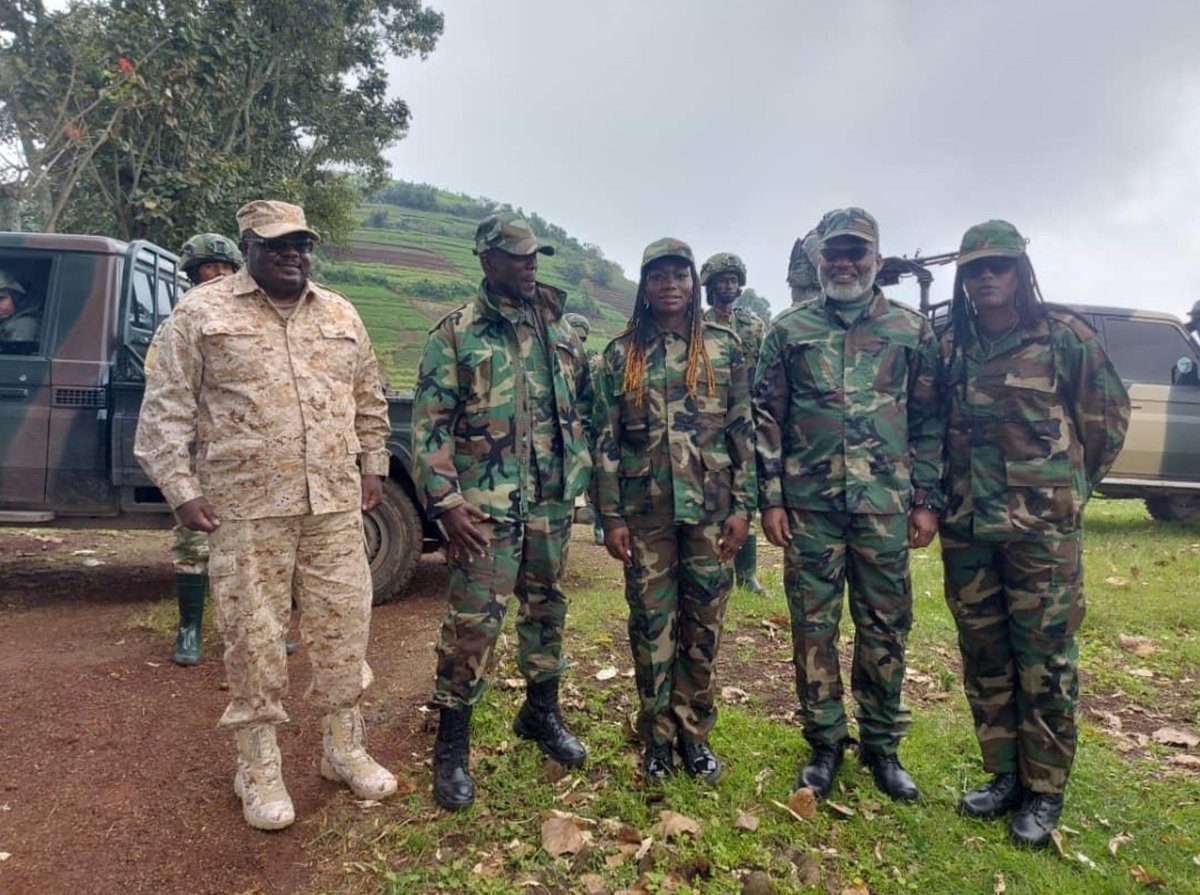 I never knew that taking pictures in military fatigue and posting them on social media can boost the morale of demoralized rebel group!This ridiculous idea is Nangaa's only contribution! 

FARDC/Wazalendo are in less than 10 km of Rubaya. Already Runigi is in safe hands!