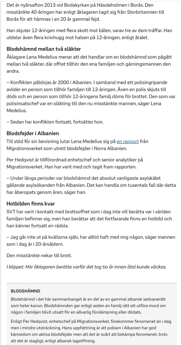 En 12-årig pojke i Borås skjuts med flera skott och blir knivhuggen i halsen. Han får livshotande skador, men överlever.
Nu, drygt tio år efter händelsen, ställs en man i 40-årsåldern inför rätta. Det är en blodshämnd mellan två släkter - från Albanien svt.se/nyheter/lokalt…
