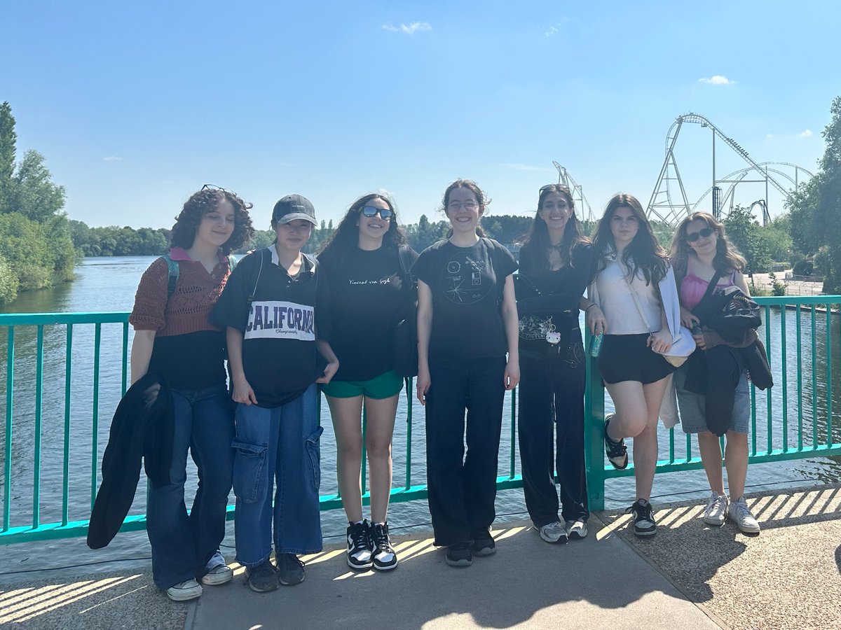 Lower Sixth Physicists took to the #ThorpePark rides yesterday to learn more about engineering, electromagnetic braking and negative G force. #joyfulscholarship #mehrlicht