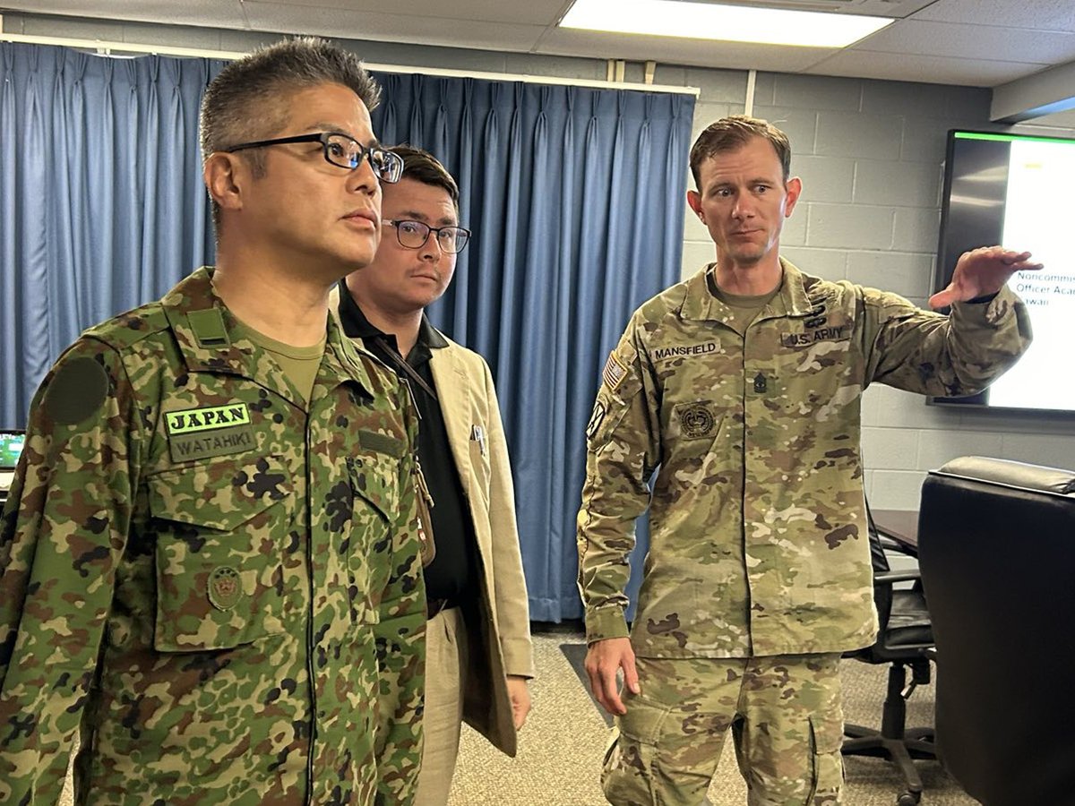 They shared mutual understanding among senior enlisted leaders and agreed to continue strengthening the relationship between NCOs in Japan and the U.S. @ModJapan_en @USARPAC @USArmy @INDOPACOM #TheUSArmyNoncommissionedOfficerAcademyHawaii #18thMedicalCommand
