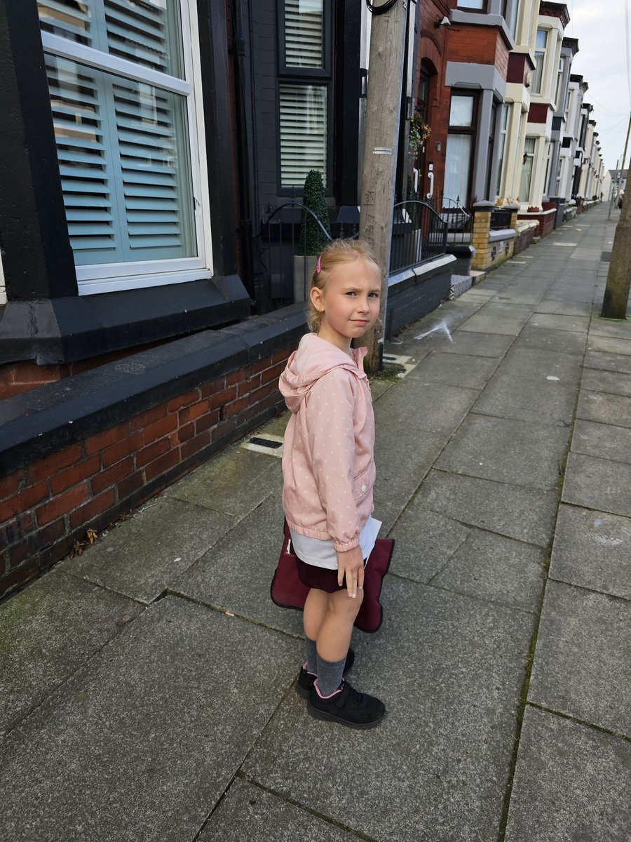 @AnfieldPrimary ,@AnfieldRoadY2 ,#anfieldwalks Tereza and her walk to school 🚶⛅