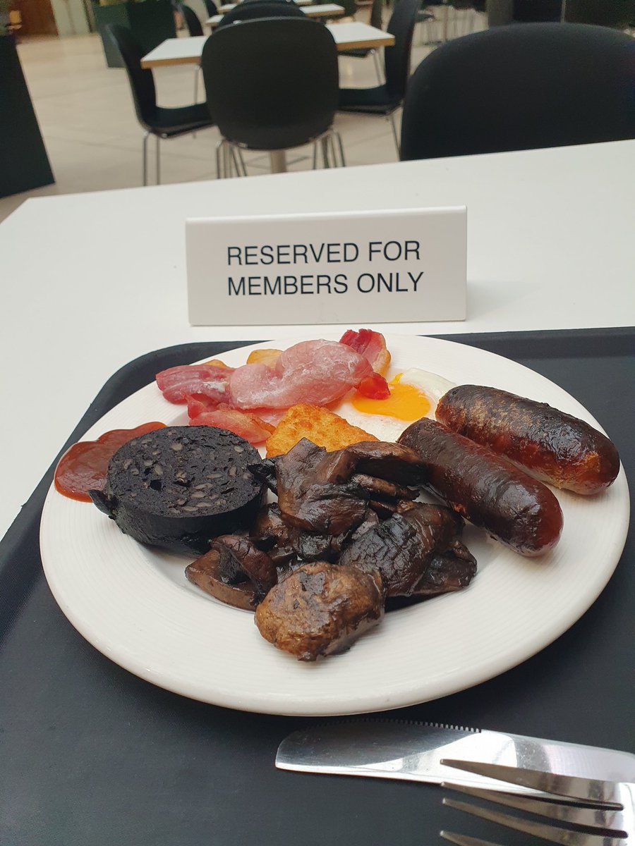 Full English Breakfast A great start to the day but how long before some highly educated expert tells us our traditional breakfast is racist? 🍳🥓🌭🍄🇬🇧🇬🇧🇬🇧