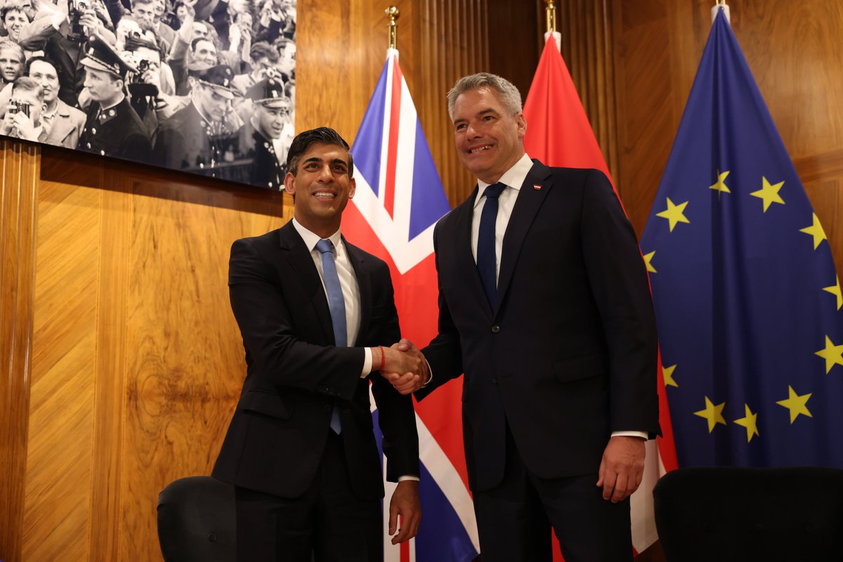 🇬🇧🤝🇦🇹 Today in Vienna Prime Minister @RishiSunak met with Chancellor @karlnehammer. Together, they reaffirmed their commitment to strengthening our security and tackling illegal migration.