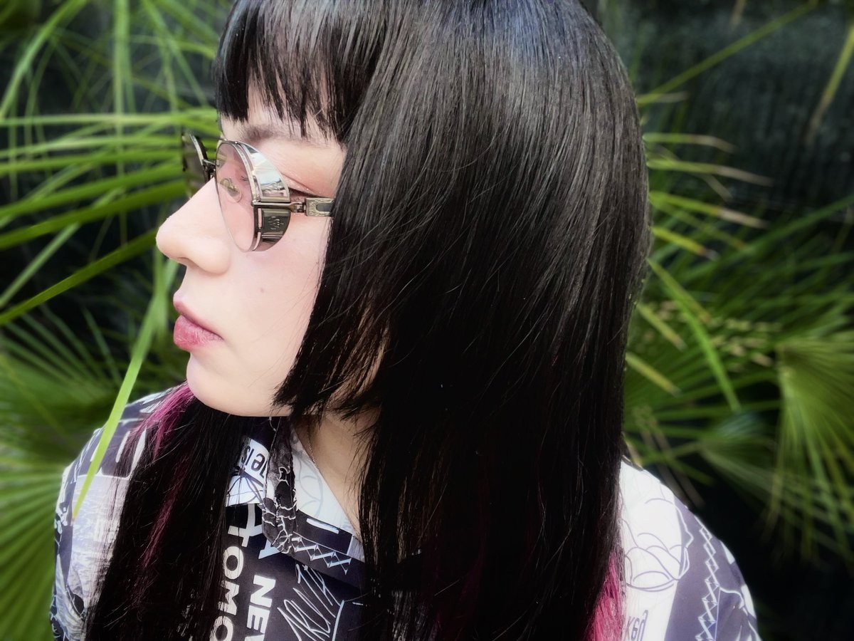 Sherwin_megane's tweet photo. MATSUDA
M3128
RTM-MBK
￥121.000-(in tax)

とにかく、"作りが美し過ぎる"の一言に尽きる…！！！
モードは勿論、シャツスタイルにも合わせられる、万能さも持ち合わせながら、確固たる個性を確立しています。 https://t.co/ohht1YWcef