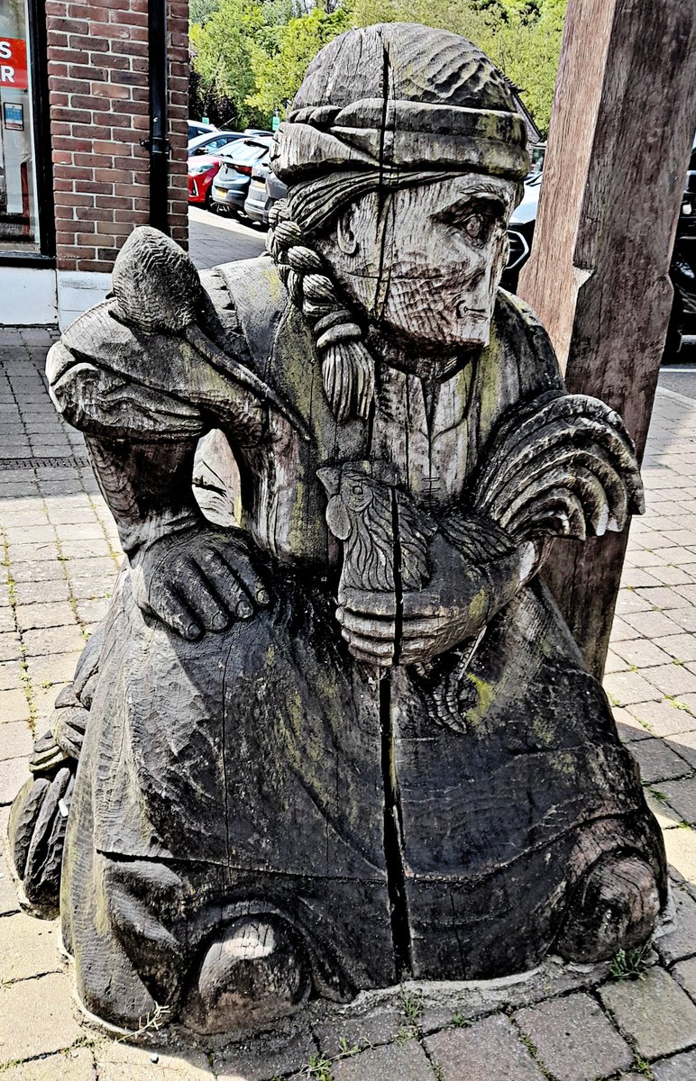 Surprisingly, no explanation received about the carving of a person holding a chicken at Uckfield bus station. Nearby Buxted is known for its chickens, maybe that's the connection? Any info please @UckfieldTC?