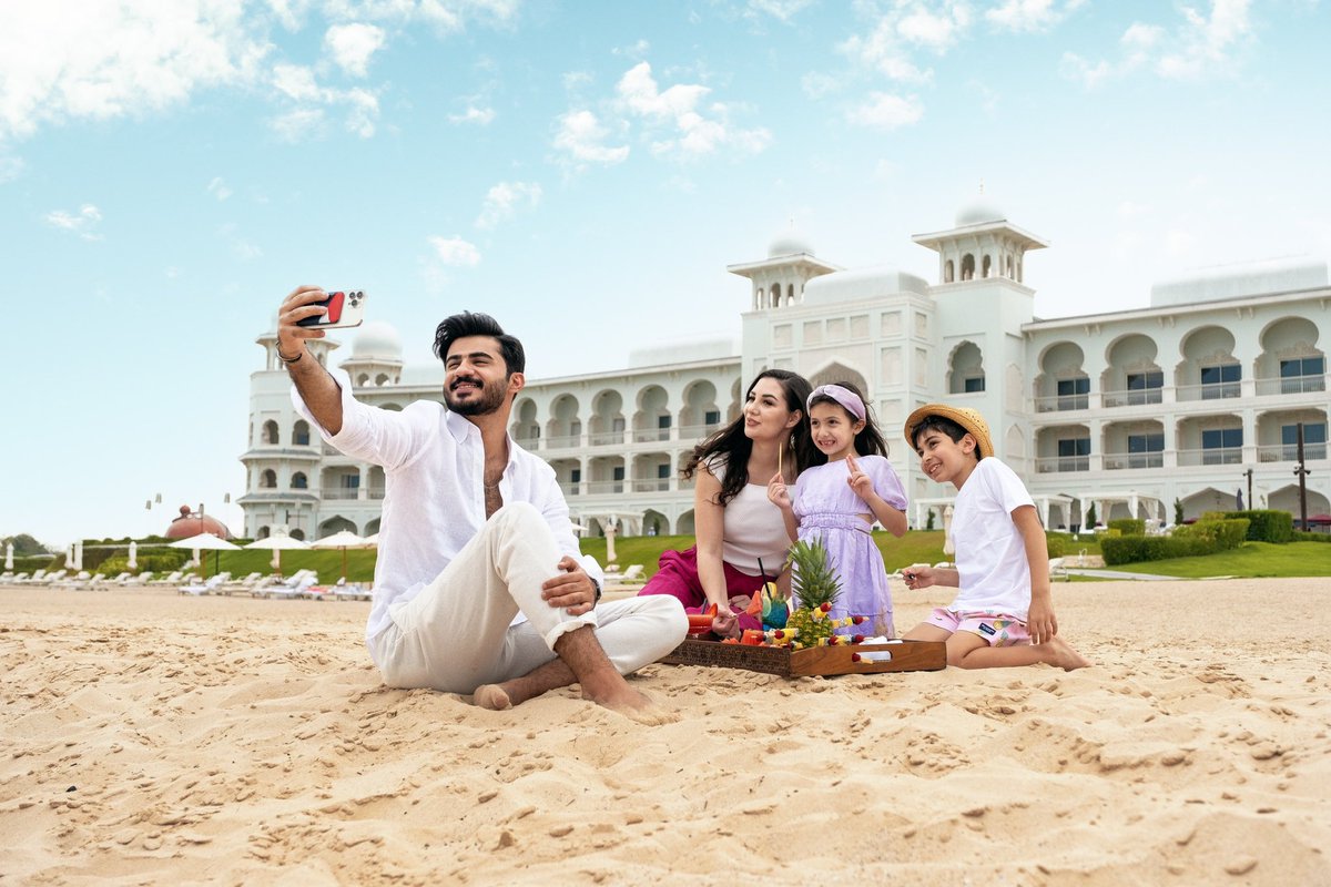 Warmth in a photograph taken at The Chedi Katara. 

#TheChediKatara#GHM#familylove