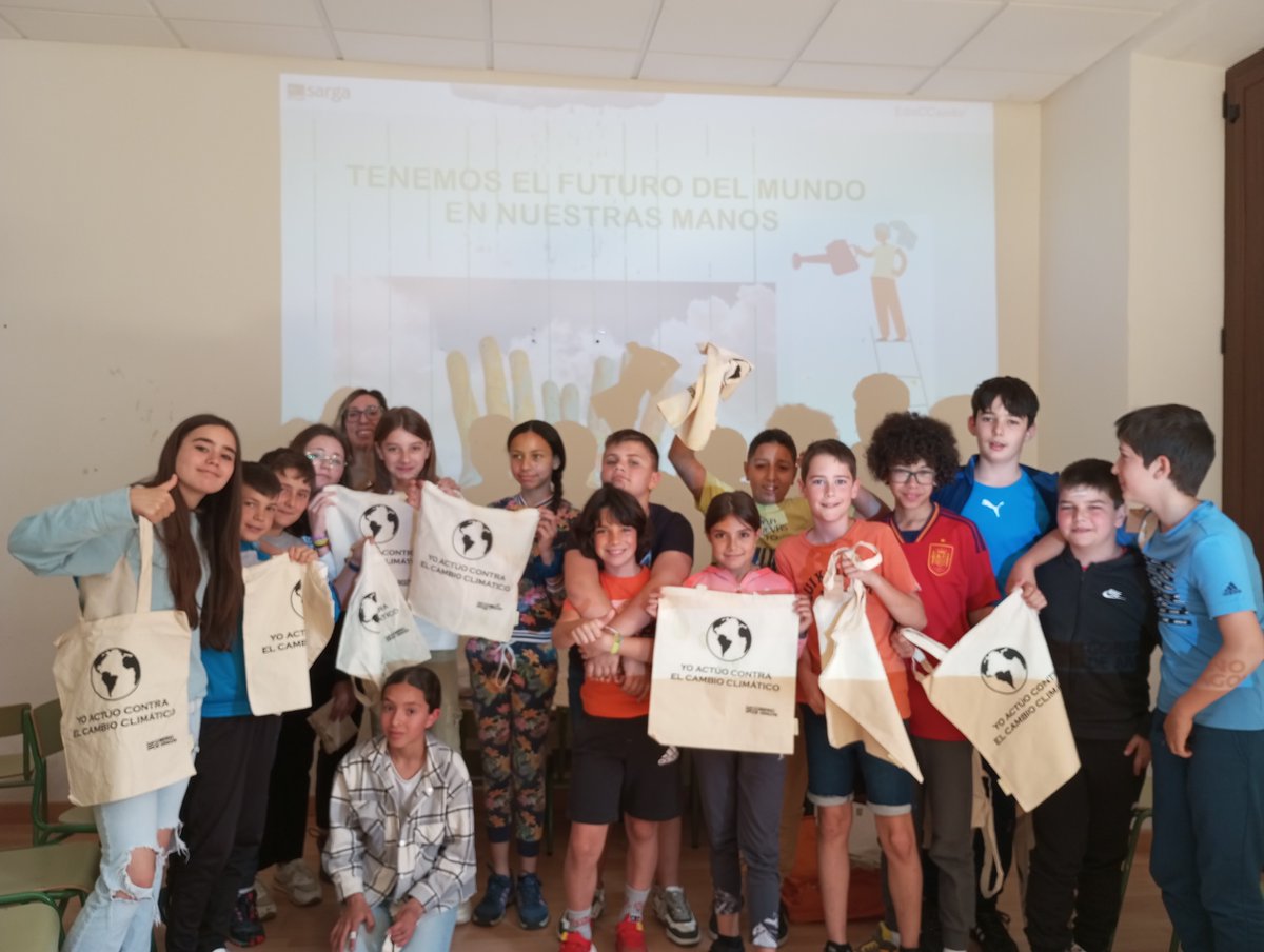 En la semana del reciclaje seguimos difundiendo el mensaje ambiental con actividades sobre #cambioclimatico con el programa #Educcando 
Info: aragon.es/-/programa-edu…
#educacionambiental <a href="/GobAragon/">Gobierno de Aragón</a>