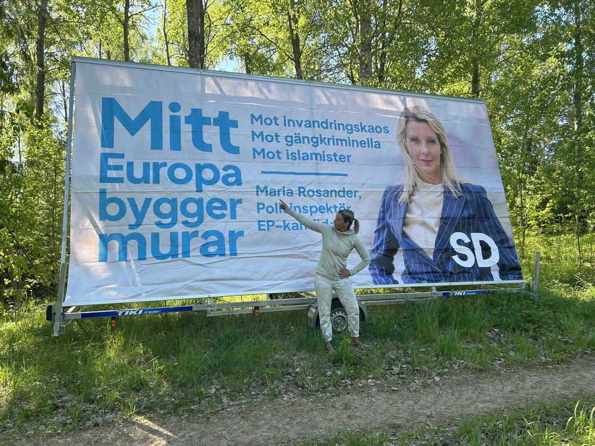 “Stor skylt- som vanligt i framtiden!”

Ingen ska missa att det är EU-val 9/6. 
Från den 22/5 kan du förtidsrösta på ⁦@sdriks. 

Glöm inte att du kan kryssa din favorit. #5

#SD2024
#MittEuropaByggerMurar
⁦@sdeuparlamentet⁩