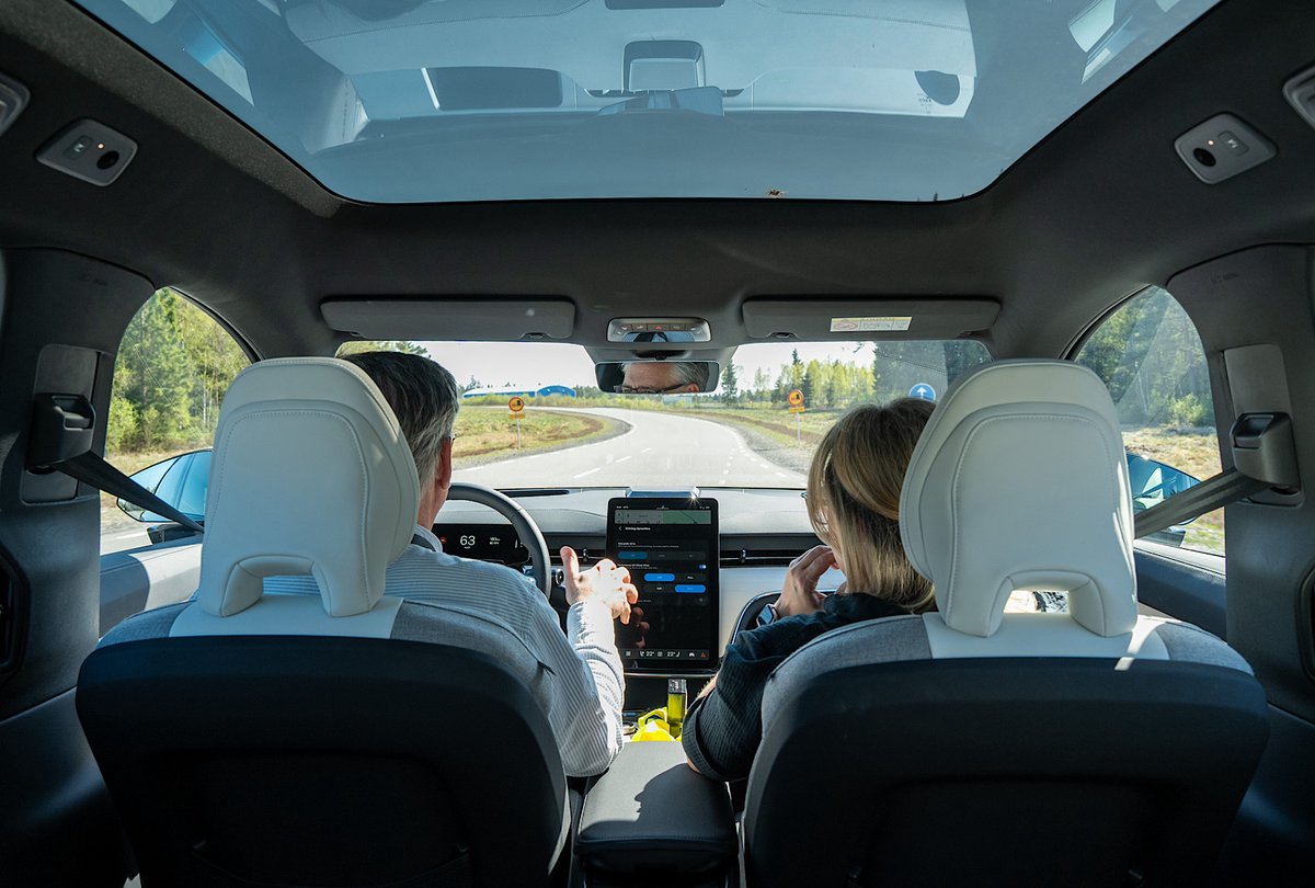 Just cruised in the VolvoCarUSA's new electric SUV, the EX90 🚗⚡. Smooth ride, sleek design, classic Volvo safety - exactly what you'd expect with no surprises. #ElectricVehicles #VolvoEX90 #Sustainability #pedal #pedalapp #thisispedal

Discover more: pedalapp.com