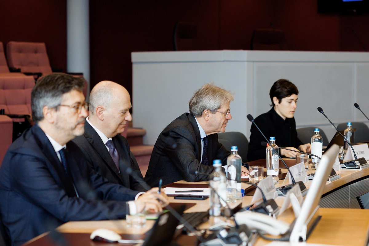 DorinRecean's tweet photo. Started the day by meeting 🇪🇺Commissioner @PaoloGentiloni to discuss our economic cooperation, 🇲🇩business climate &amp; our path towards the EU.

Mentioned that building a resilient economy that would ensure growth &amp; access to 🇪🇺internal market brings the need for more EU support. https://t.co/MstzerVuFR