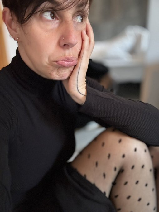 J&rsquo;avais dit STOP les collants c&rsquo;est fini ! https://t.co/tV5qlxDrgV<a href="/tag/dimanchedecollet%C3%A9"class="tags"><span>#dimanchedecollet&eacute;</span></a>