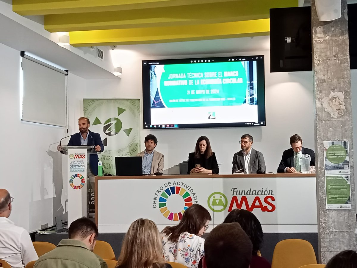 ♻️ Da comienzo nuestra Jornada Técnica sobre la #economíacircular en <a href="/SomosFundMAS/">Fundación MAS</a>. Si estás en Sevilla, acércate a conocer más el recorrido sobre el marco normativo desde #EspañaCircular2030 hasta la #LECA.
#SomosCOAMBA
#ProgramaRecapacicla