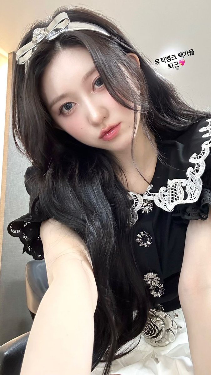 JAI15H's tweet photo. )⁠｡⁠*ﾟ⁠+
            good morning 🤍
мне стало интересно, какую песню (или несколько) вы слушаете чаще всего? у меня вот песня nct dream - box https://t.co/YfaGxWBOW5