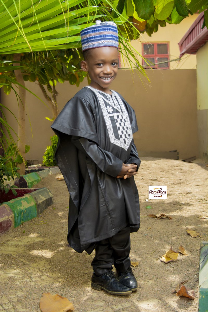 AfroAttire's tweet photo. Step into the world of AfroAttire, discover the perfect blend of tradition and style for your little ones.
Watch your kids light up with joy as they don our unique, handcrafted designs.

#AfroAttire #garmentfactory #clothingbrand #clothmaking #branding #kano #clothingbrandinkano https://t.co/Ab9vScIWYU