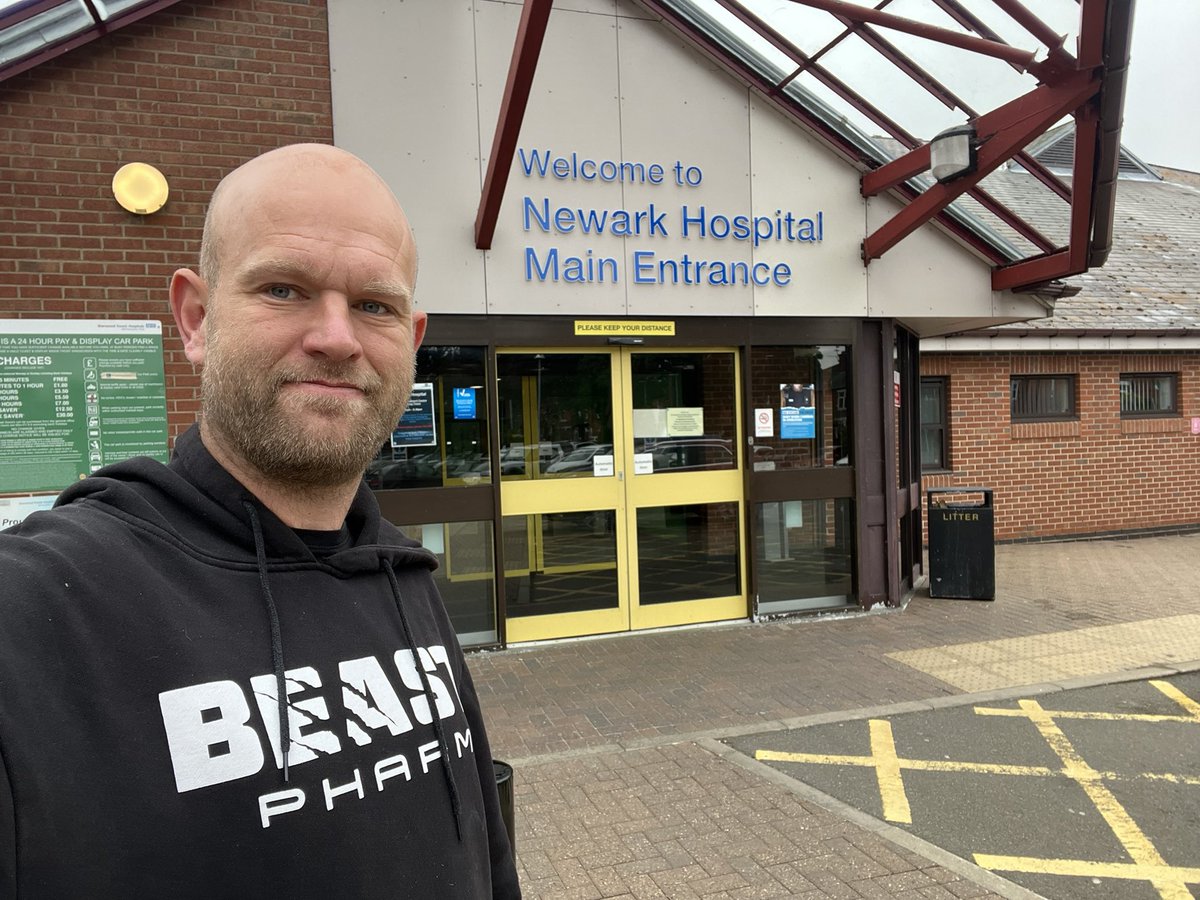 at Newark Hospital this morning to see the MSK Team to sort my torn tendon in my shoulder out 💪🏥 #newarkhopsital #nhs #ShoulderRecovery #torntendon #xray #mriscan