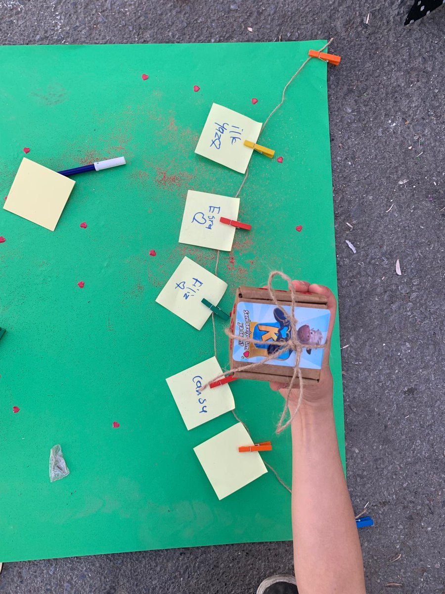 ugurbocekleri's tweet image. Sevgili Uğur Böceğimiz Esra Balandı, İzmir Gültepe Kıbrıs Şehitleri İlkokulu’nda öğrencilerle bir araya gelerek “Kendi Hayatının Lideri Ol” semineri verdi ve seminerin ardından okulun bahçesinde geri dönüşüm malzemelerinden sürdürülebilir çocuk parkı oluşturdular. 💯🐞♻