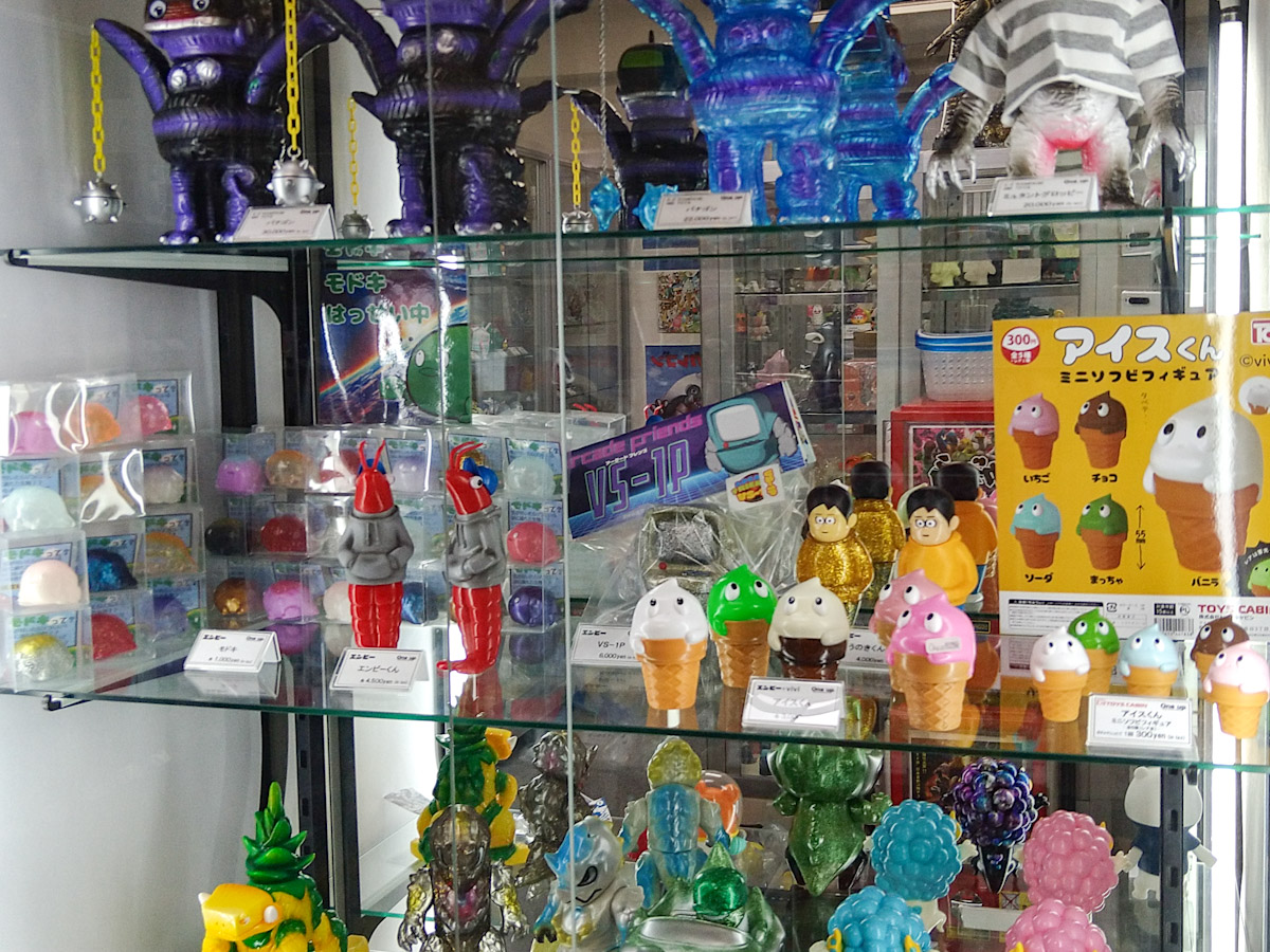 エンビーさんより viviさんのアイスくんやVS-1Pの新色、 モドキ各種が