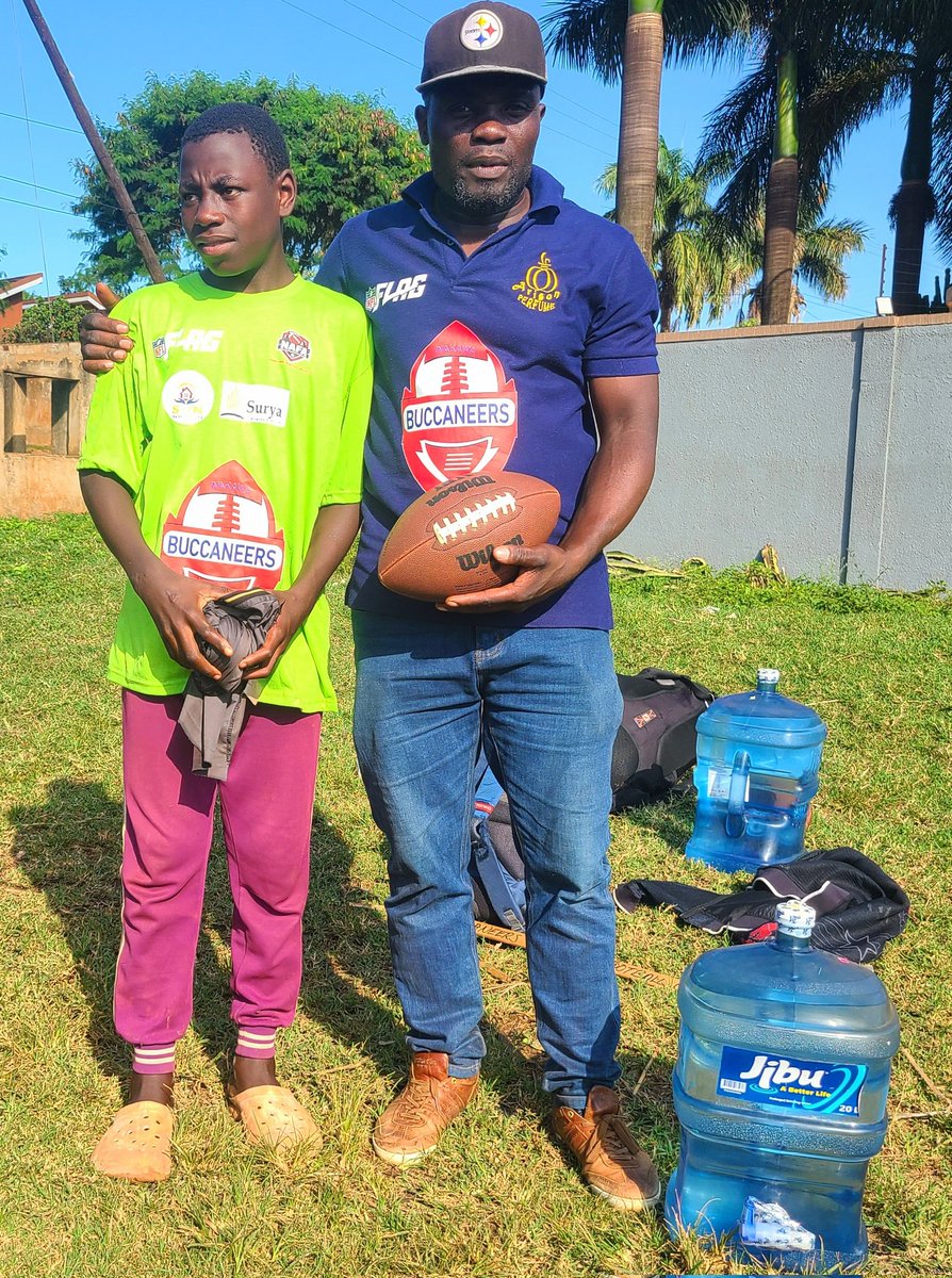 NakawaBuccaneer's tweet photo. @GSsumujju Last weekend We introduced American Football in #Kitintale Parish among the #23Parishes in #NakawaDivision we're coming to launch American Football π Youth Flag Football U18, U15, U12, U9, U6 Uganda Thanks @jibuuganda For serious Hydration- Drinking Water #ABetterLife https://t.co/8uW2AGlKwS