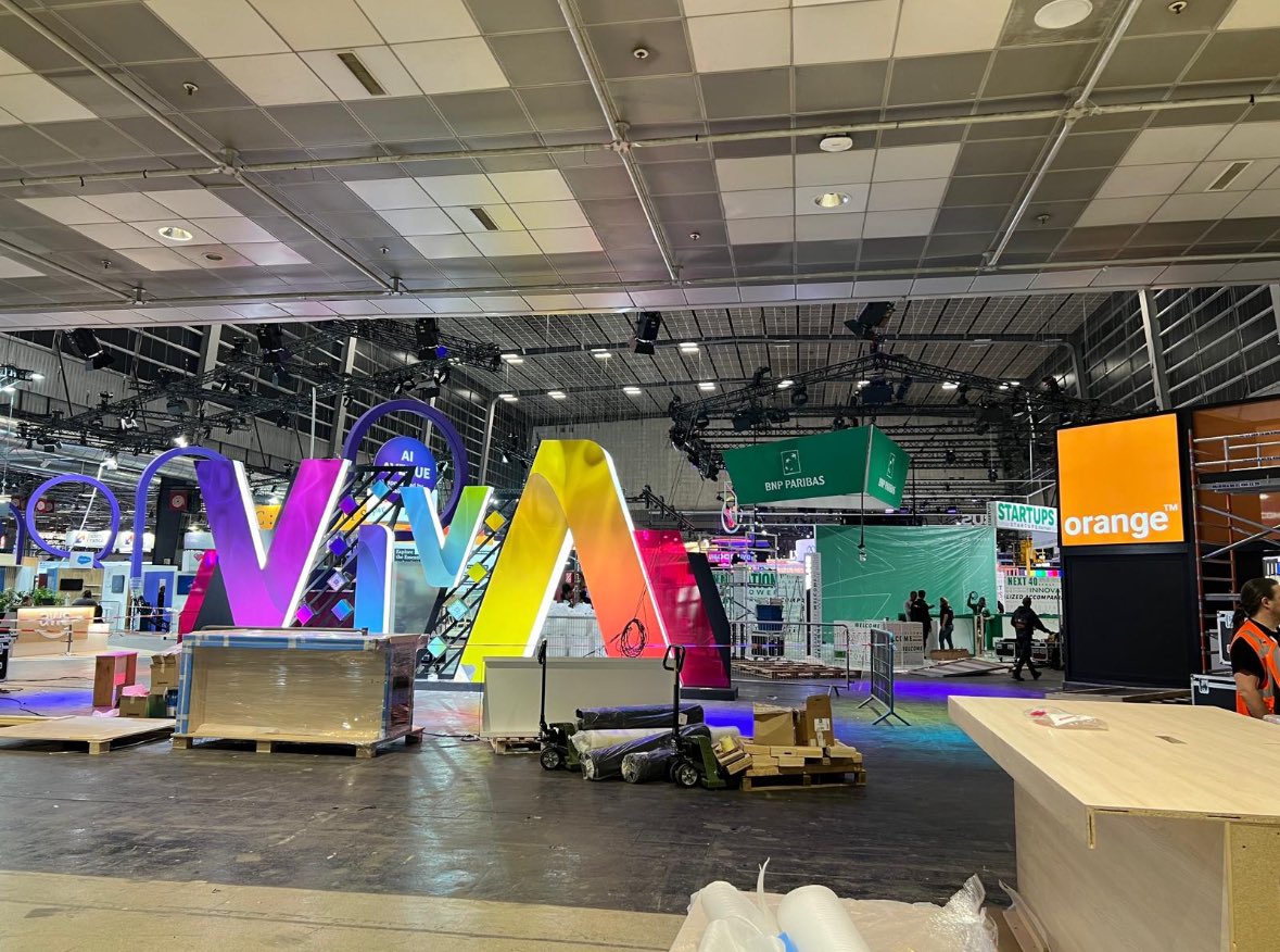 Pierre Louette (@louettepierre) on Twitter photo La 8ème édition, c’est demain !
Le monde a rendez-vous avec <a href="/VivaTech/">Viva Technology</a> 🌍
120 pays représentés (+30%)
2.500+ startups
400+ speakers
200+ conférences
Beaucoup d’IA, encore plus de tech durable et d’innovations en avant-première mondiale
<a href="/Echos_Parisien/">Les Echos-Le Parisien Communication</a> x <a href="/PublicisGroupe/">Publicis Groupe</a> La 8ème édition, c’est demain !
Le monde a rendez-vous avec <a href="/VivaTech/">Viva Technology</a> 🌍
120 pays représentés (+30%)
2.500+ startups
400+ speakers
200+ conférences
Beaucoup d’IA, encore plus de tech durable et d’innovations en avant-première mondiale
<a href="/Echos_Parisien/">Les Echos-Le Parisien Communication</a> x <a href="/PublicisGroupe/">Publicis Groupe</a>