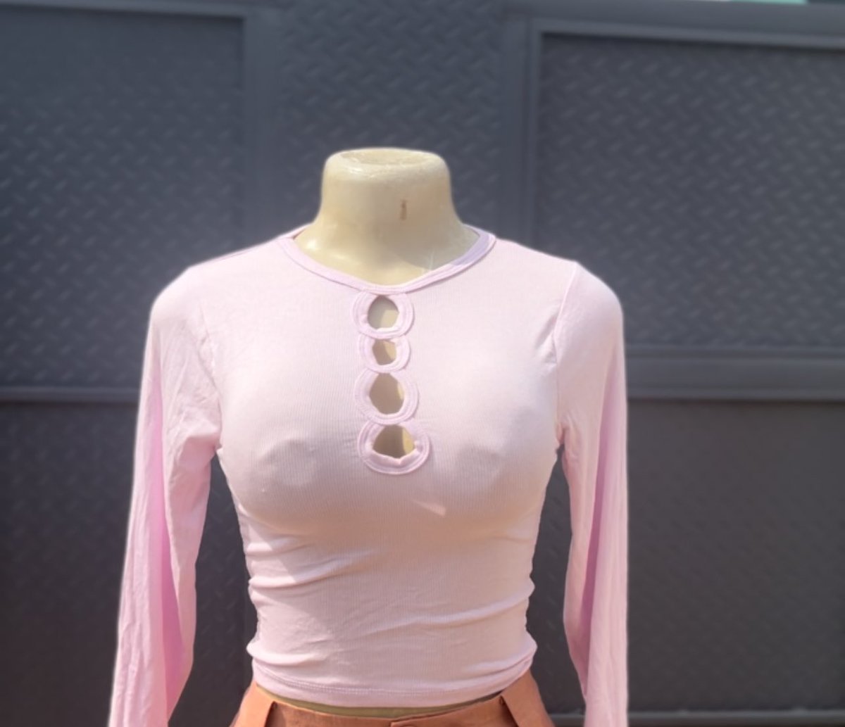 Zenasleek's tweet photo. 3k tops available #GodMorningTuesday https://t.co/yt6azpdenE