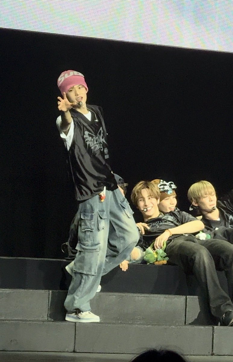 hellomissbrandy's tweet image. SOHEE DIDN’T WANT TO LEAVE 💔 @RIIZE_official #riize #RIIZE_FANCON_IN_LA #riizingday