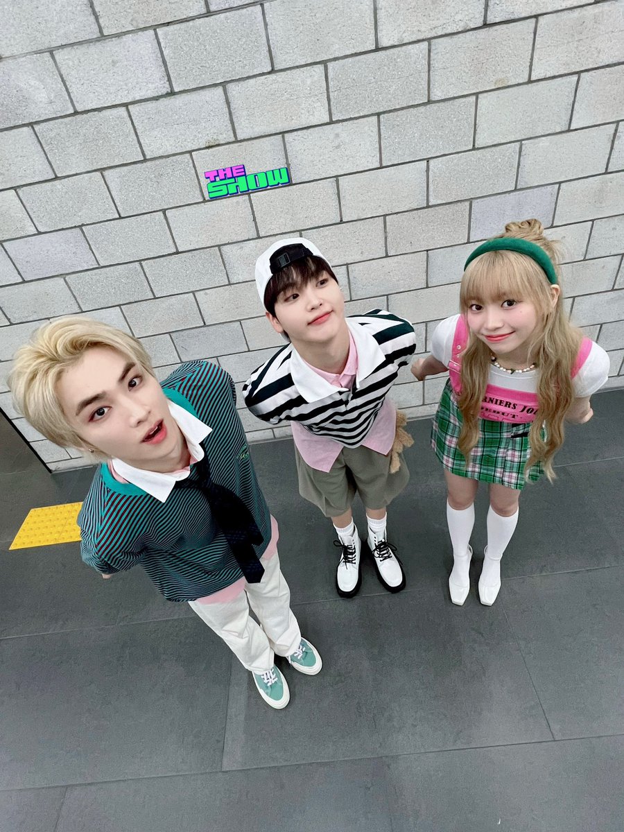 theshow_offcl's tweet photo. 한 입 쏙💚💛🩷 #푸딩즈 🍮
#샤오쥔 #형준 #나나
@WayV_official @NCTsmtown @CRAVITYstarship @UNIS_offcl https://t.co/IMD9JrTcOK
