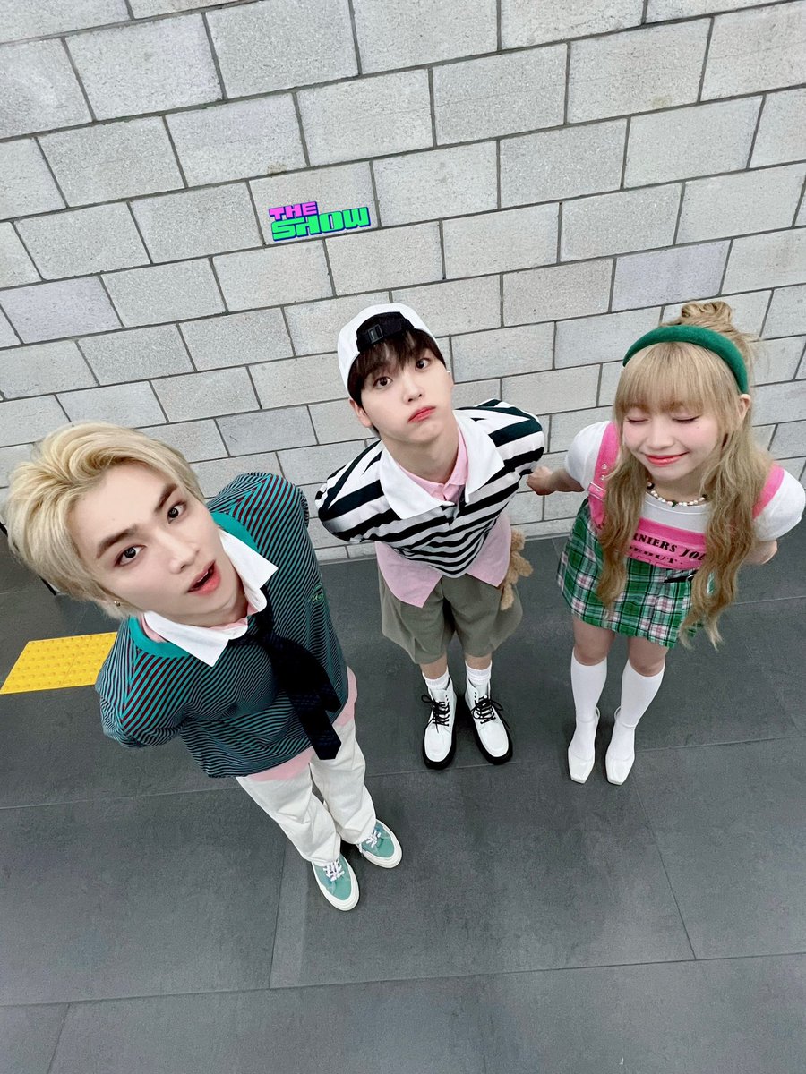 theshow_offcl's tweet photo. 한 입 쏙💚💛🩷 #푸딩즈 🍮
#샤오쥔 #형준 #나나
@WayV_official @NCTsmtown @CRAVITYstarship @UNIS_offcl https://t.co/IMD9JrTcOK
