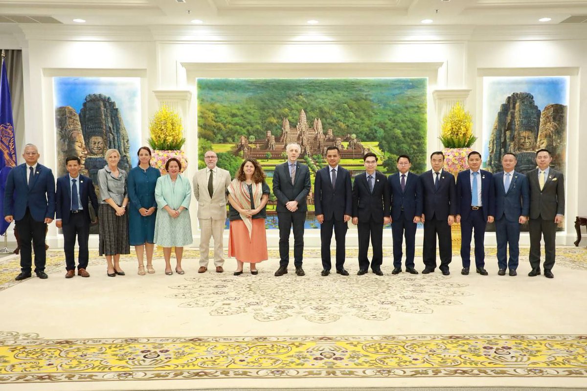 Yesterday UN Country Team in 🇰🇭, led by @ScheuerJo the UN RC, met with HE Sar Sokha, DPM & Minister of Interior to renew our partnership & discussed key priorities, such as sub-nat'l #governance, GBV, #RoadSafety, civil registration, #TransnationalCrime, #Migration, & border mgt.