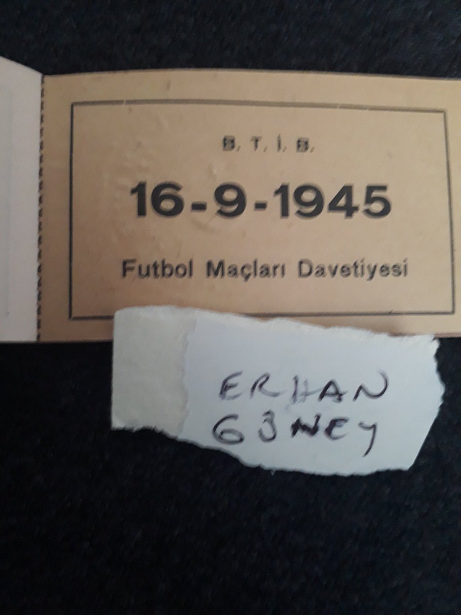 Şimdi şu denizi bırak da biletlere bak))Bu arada bu davetiyelerle istanbulda yapılan tüm maçlara geriliyormuş.
9.12.1945 Fenerbahce-AEK 
16.09.1945 Fenerbahce-Ajax zırhlısı müsabakalarına ait #macbileti #kagitbilet #ticket #matchday #macgunu #spormuzesi