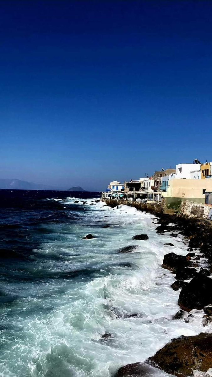 JoannaStauropo1's tweet photo. Εσυ που με εμαθες να γελάω, γιατι δεν μου ειπες πως να ζω, χωρίς εσένα??? https://t.co/cLpVKIgFHn