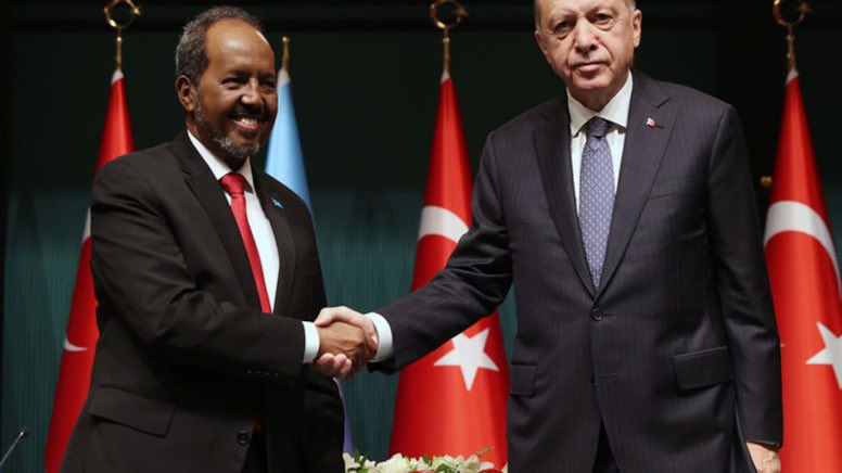 Somali’ye 1 milyar $’ı aşkın yardımda bulunan Türkiye, şimdi de 5 bin mt2 arsa bağışladı. (Sözcü - Emin Özgönül)