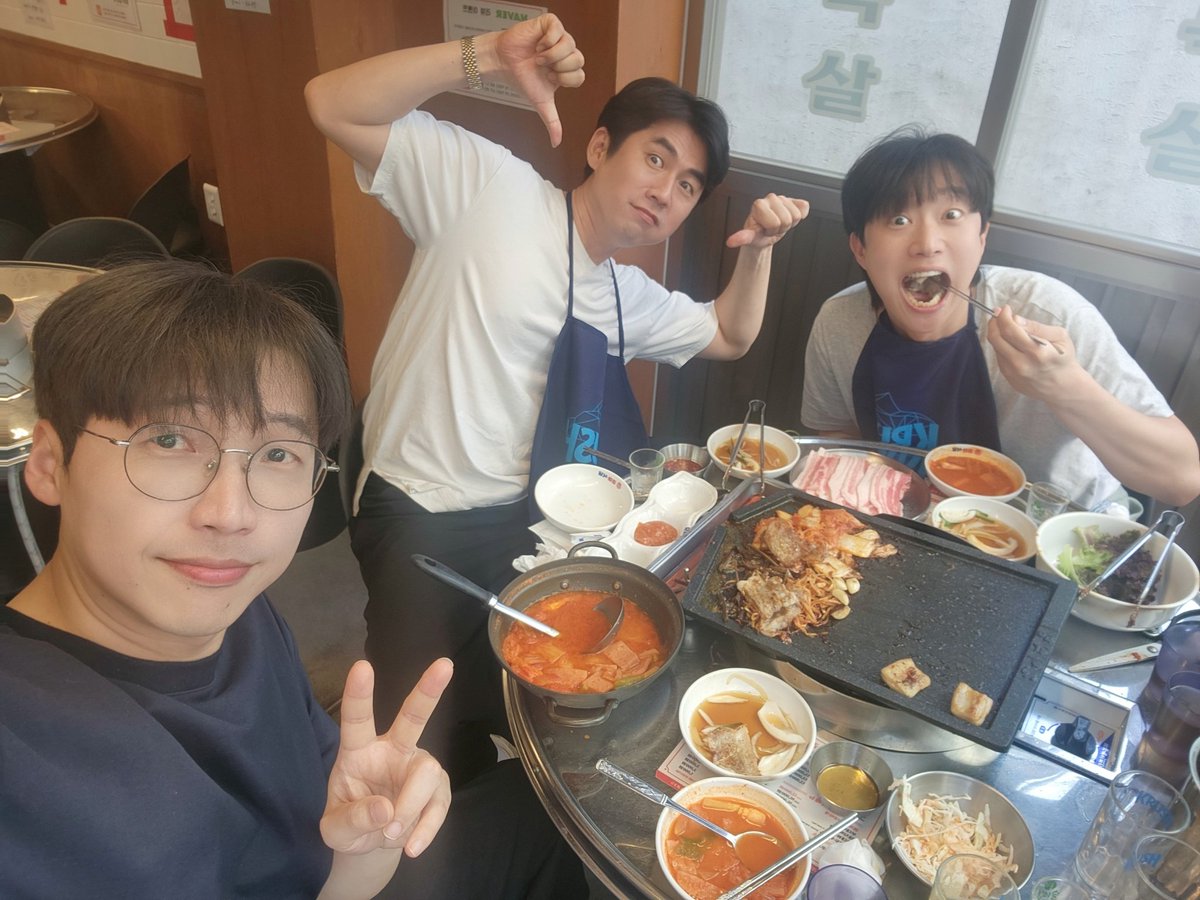 anbora2011's tweet photo. 100년만에 술자리! 좋다♡ https://t.co/LgphAH0zOY