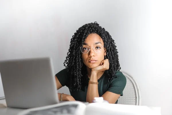 SMJobs_'s tweet photo. #PaidSocialMediaManager:  Looking to get paid what you're worth?  This guide will show you how to negotiate your salary as a social media manager: [CHECK OUT THE LINK IN MY BIO] https://t.co/ZDFGkTkWle
