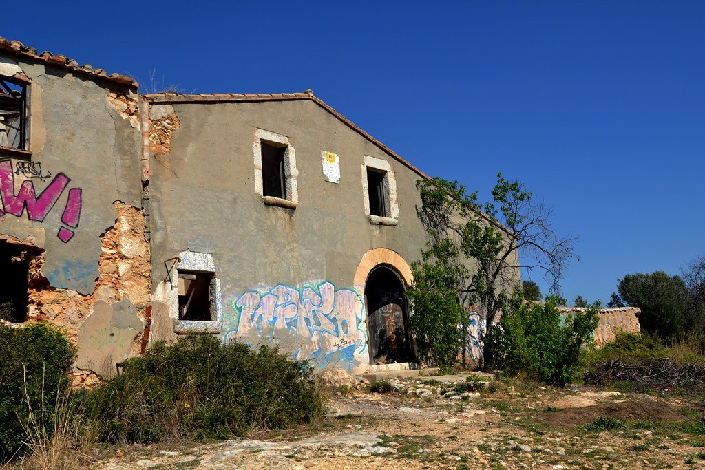 BertaDichos's tweet photo. ‼️A veure si algú em pot donar un cop de mà‼️

Estic intentant fer l’estudi històric de Les Mesquites per fer una proposta d'intervenció arquitectònica i revalorització patrimonial d'una de les masies, i m'està costant déu i ajuda trobar informació. Agrairia que si algun vilanoví https://t.co/r8Yyaz0uC5