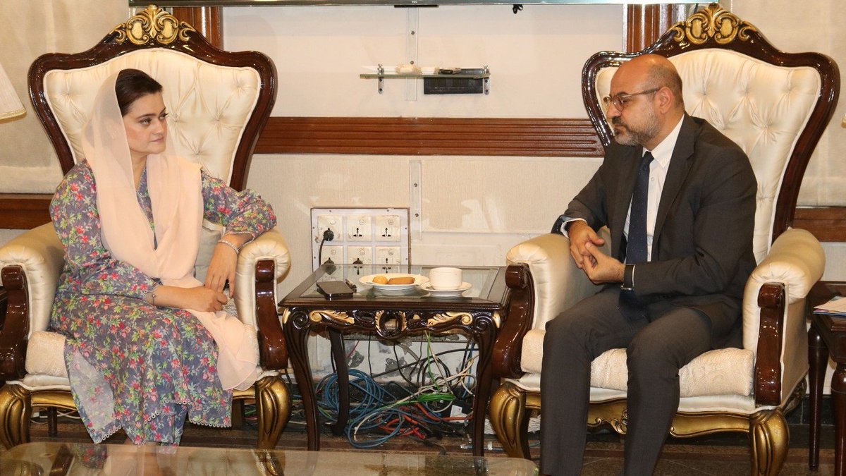 UNDP_Pakistan's tweet image. #UNDPinPakistan RR @SamuelRizk called on Hon. Senior Minister Planning &amp;amp; Punjab Development @Marriyum_A to discuss ongoing partnership with @GovtofPunjabPK on #SDGs, climate resilience, #Financing4Development, smog action plan, SDGs framework for financing in Punjab, Punjab