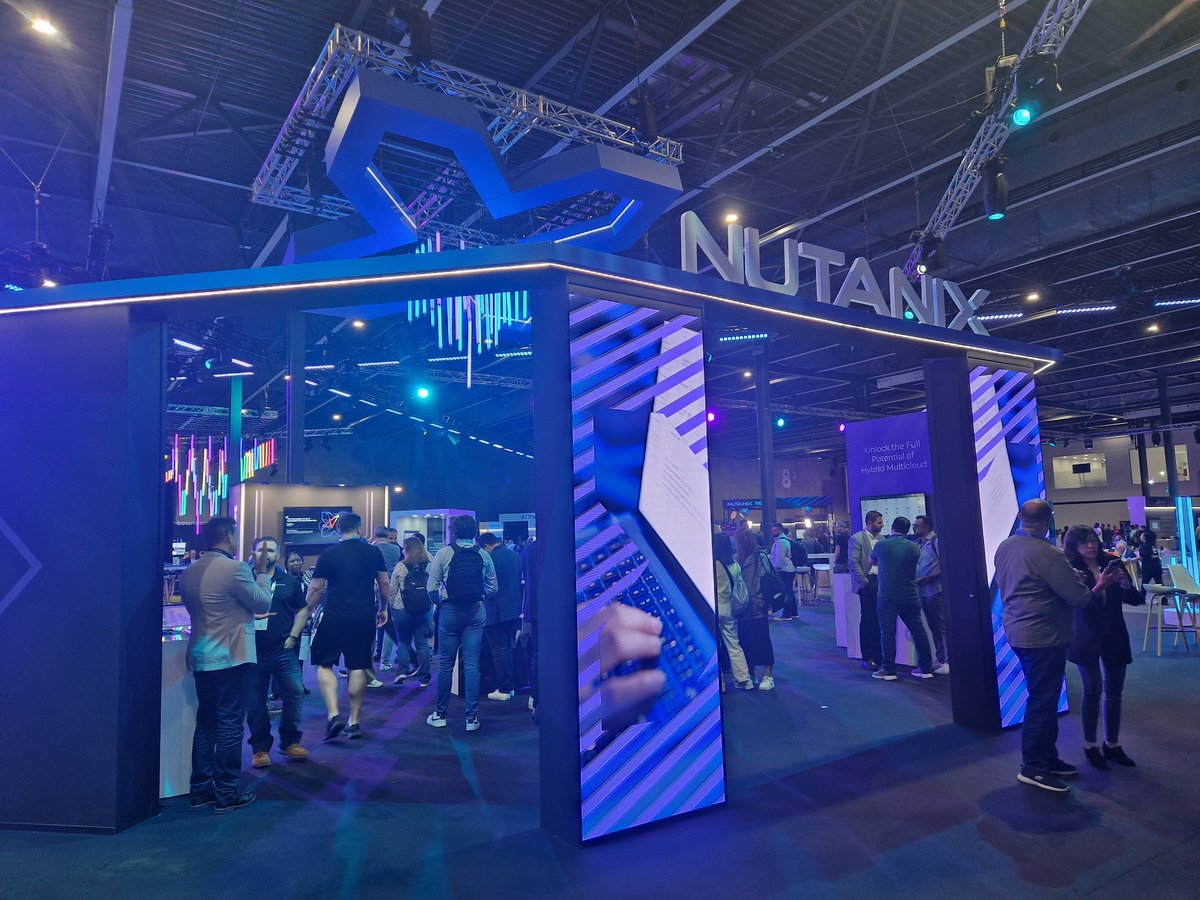 Ya en el #nextconf de @Nutanix