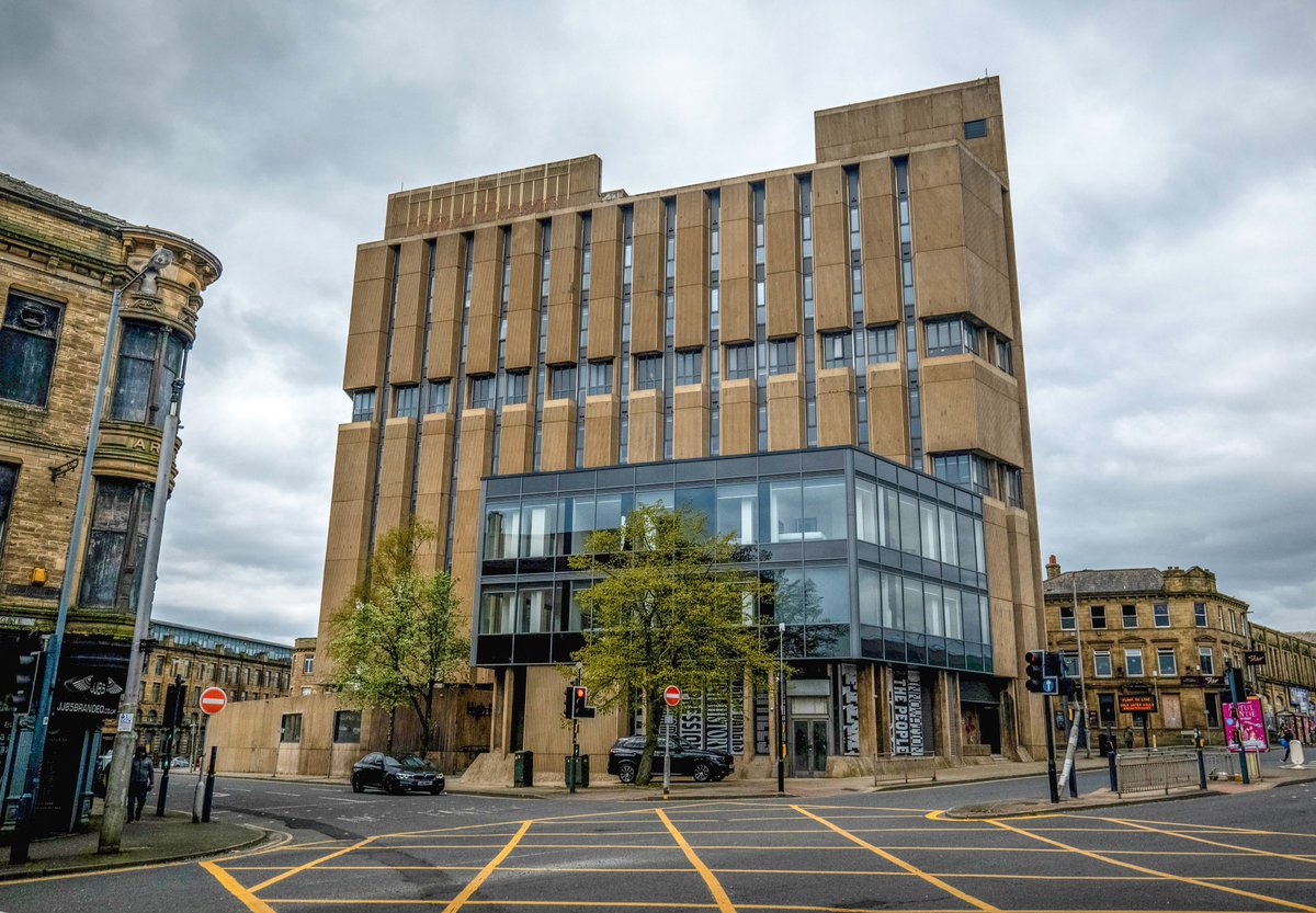 C20Society's tweet image. NEWS // After standing empty for 25 years, the High Point building in Bradford has been rehabilitated by an £11 million residential conversion scheme. Local developer Radii led the project, with a grant from the West Yorkshire Combined Authority.

Designed by John Brunton…