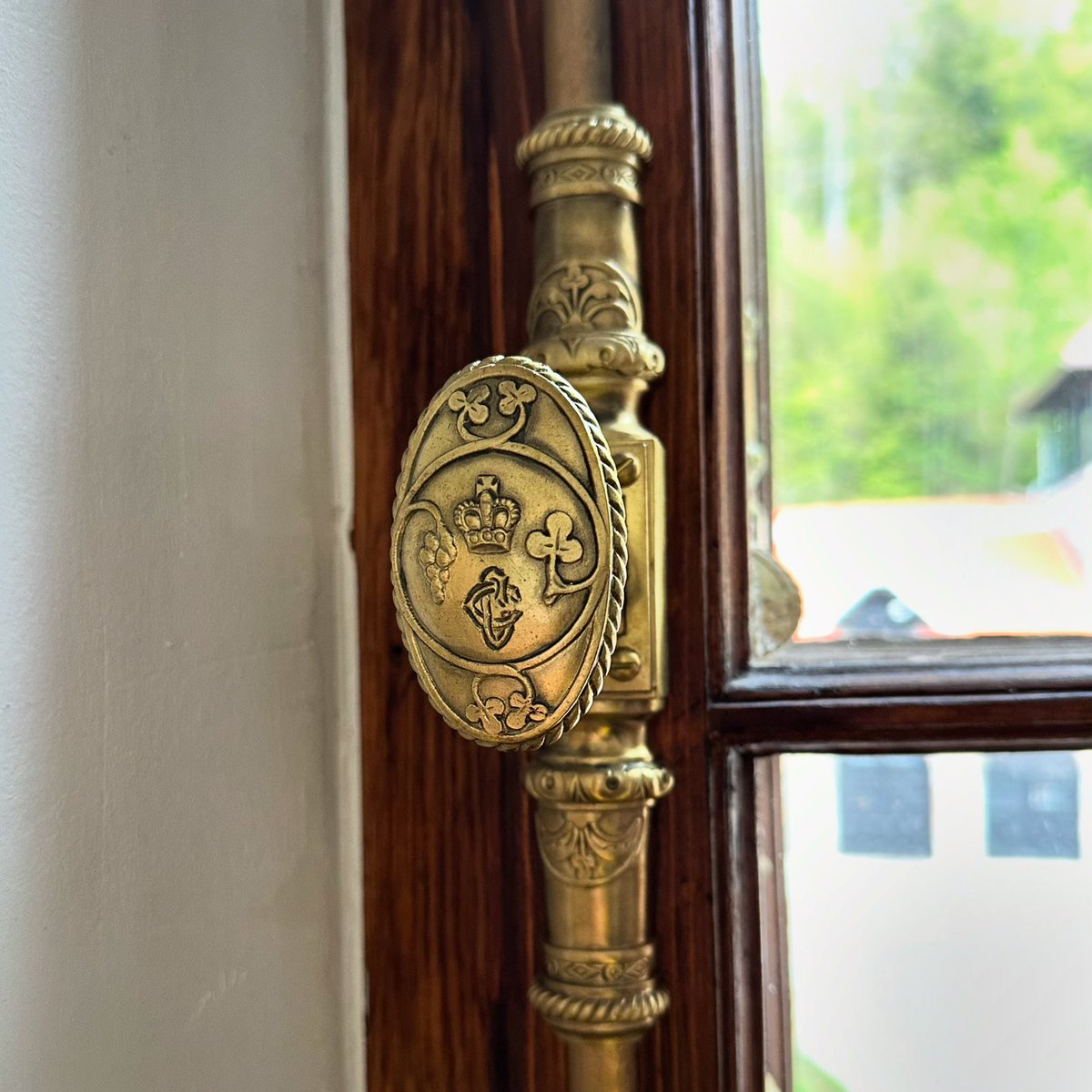 Window handle at the Grigore Cantacuzino (see the GC monogram) Neo-Romanian style castle in Busteni, the Transylvanian Alps, built in the 1910s. #window handle #neoromanian #cantacuzinocastle #busteni #balkans #southeasteurope #casedeepoca #valentinmandache