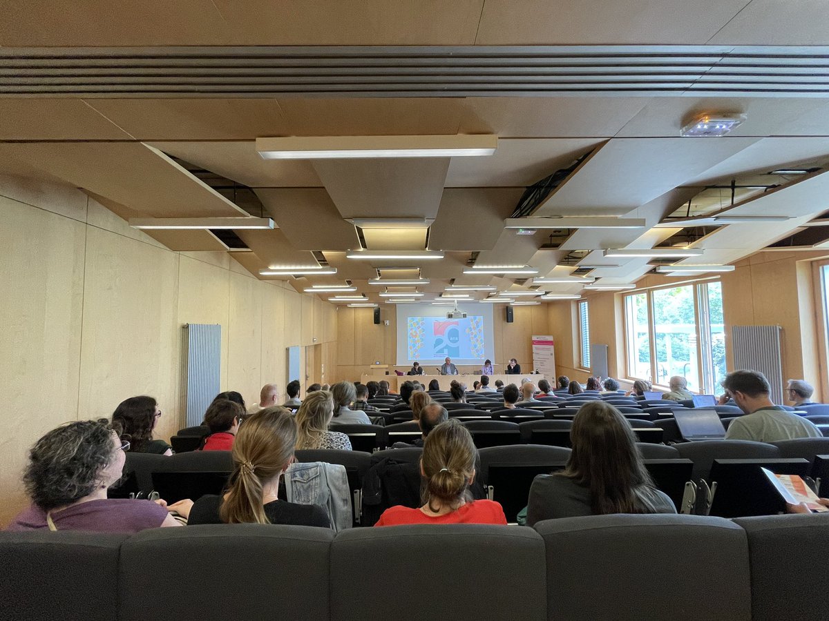 🎂Nos presses universitaires fêtent leurs 20 ans ! Bon anniversaire et rendez-vous au bât. Weber pour célébrer cet anniversaire des @PressParisOuest avec nous ! 🎉