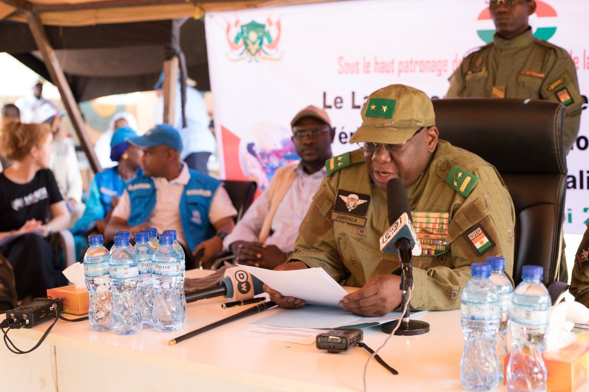 Lancement ce jour par le HCR et les autorités nigériennes des opérations de vérification physique et d’enregistrement biométrique des réfugiés et demandeurs d’asile à Niamey. Cela permettra de renforcer la protection de 6 000 personnes déplacées de force a Niamey.