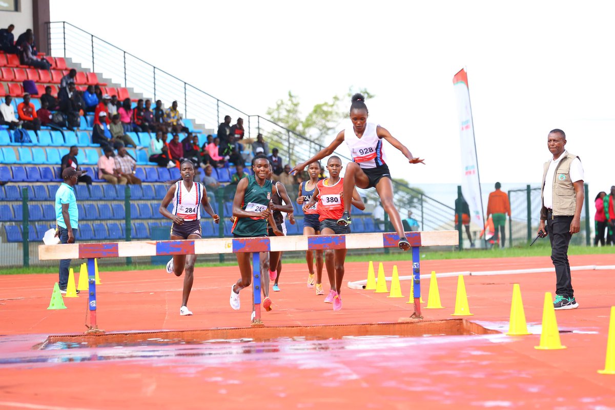 KDF’s Mercy Wanjiru won the women’s 3000m SC finals in 9:45.08 to become the 2024 AK National Champion at the ongoing championships at Ulinzi Sports Complex, Nairobi. Leah Jeruto and Judy Jepkoech finished second and third respectively.The two-day championships continues tomorrow